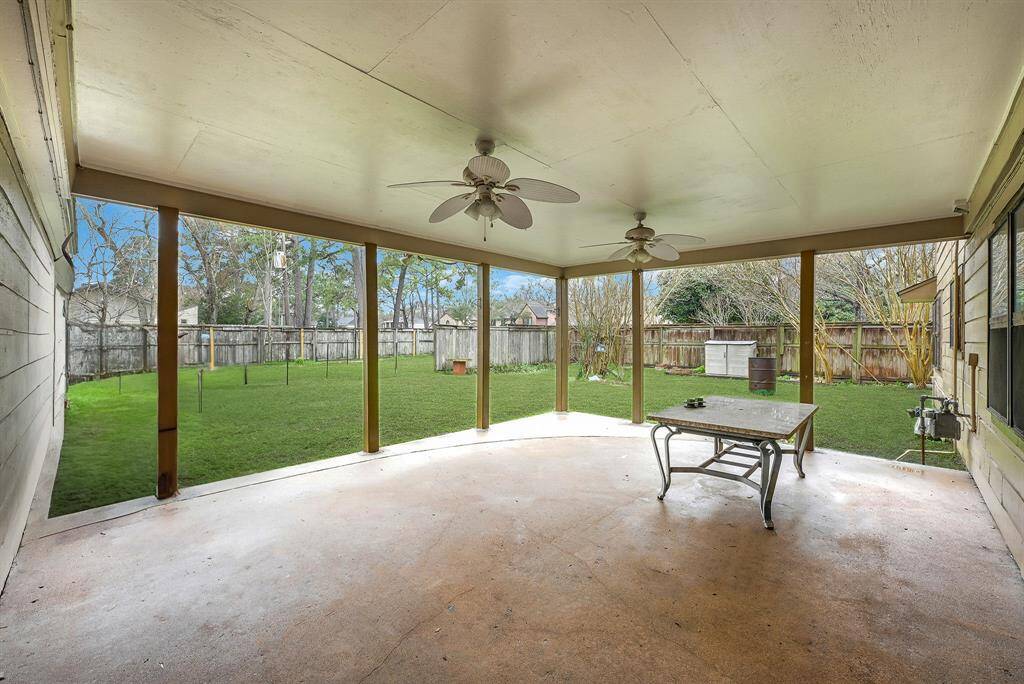 Large covered patio off the back of the home, perfect for entertaining.