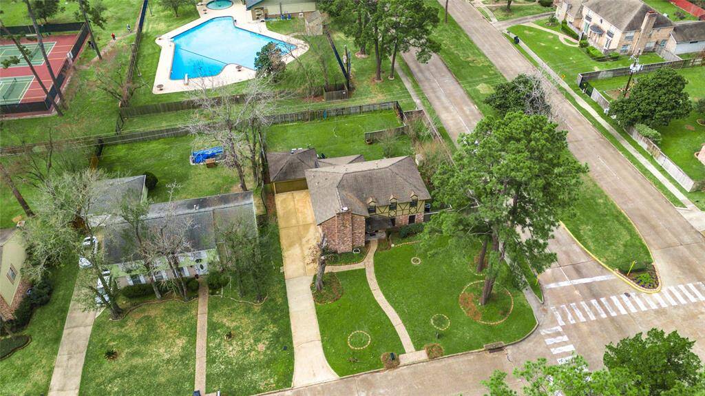 Premium lot just few steps from Recreational Center, Tennis courts, Parks, Pools, and much more!