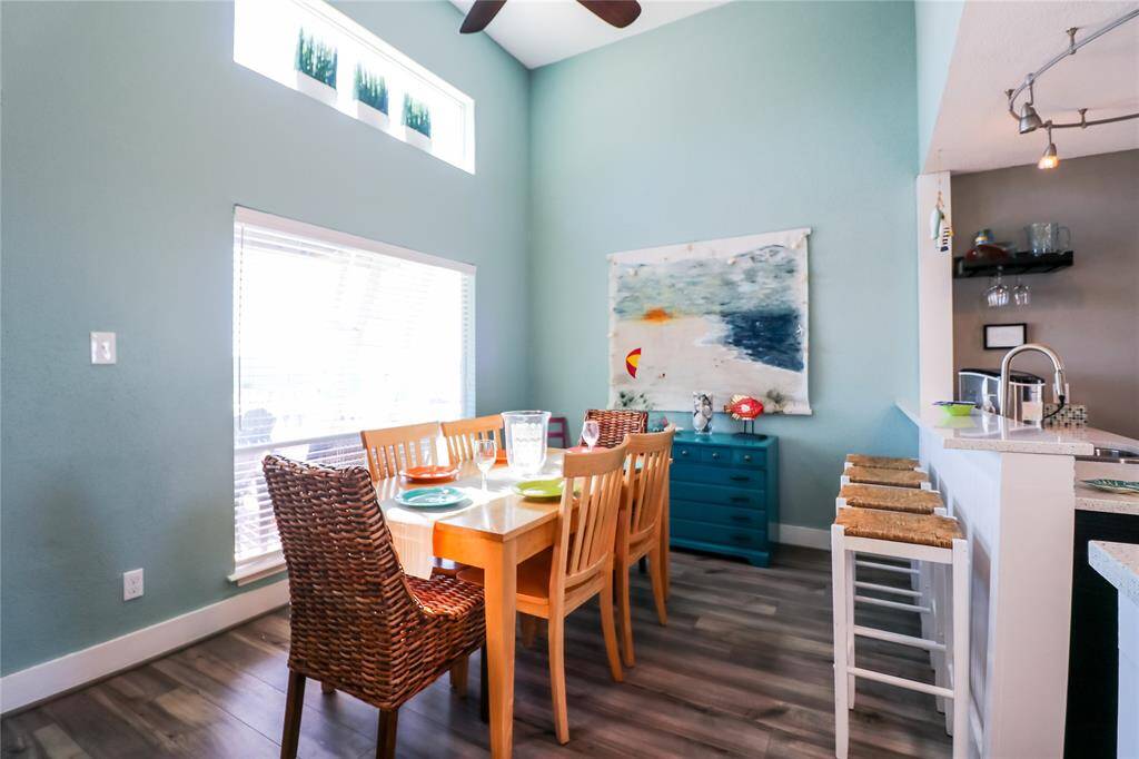Dining room.