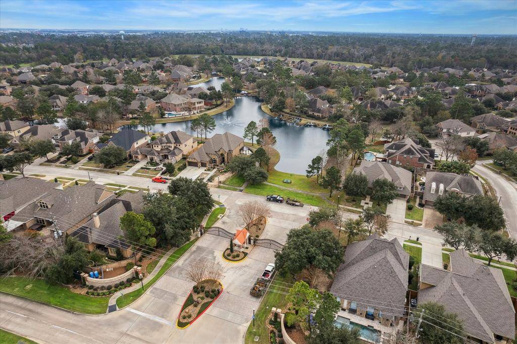 Desirable gated community zoned to Klein Independent School District.