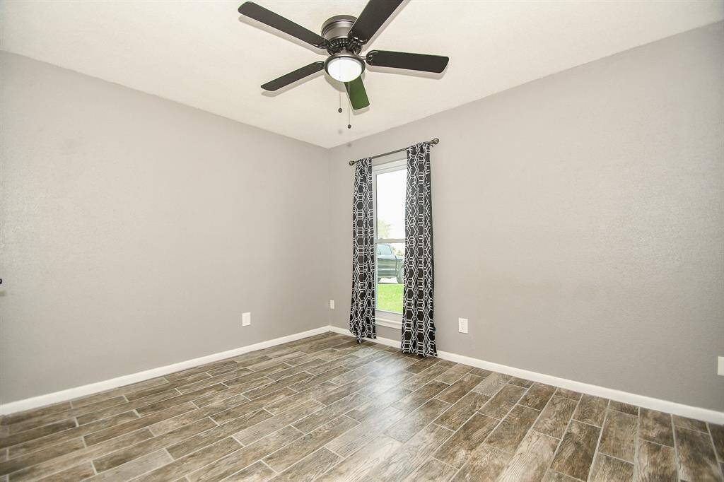 Secondary bedroom