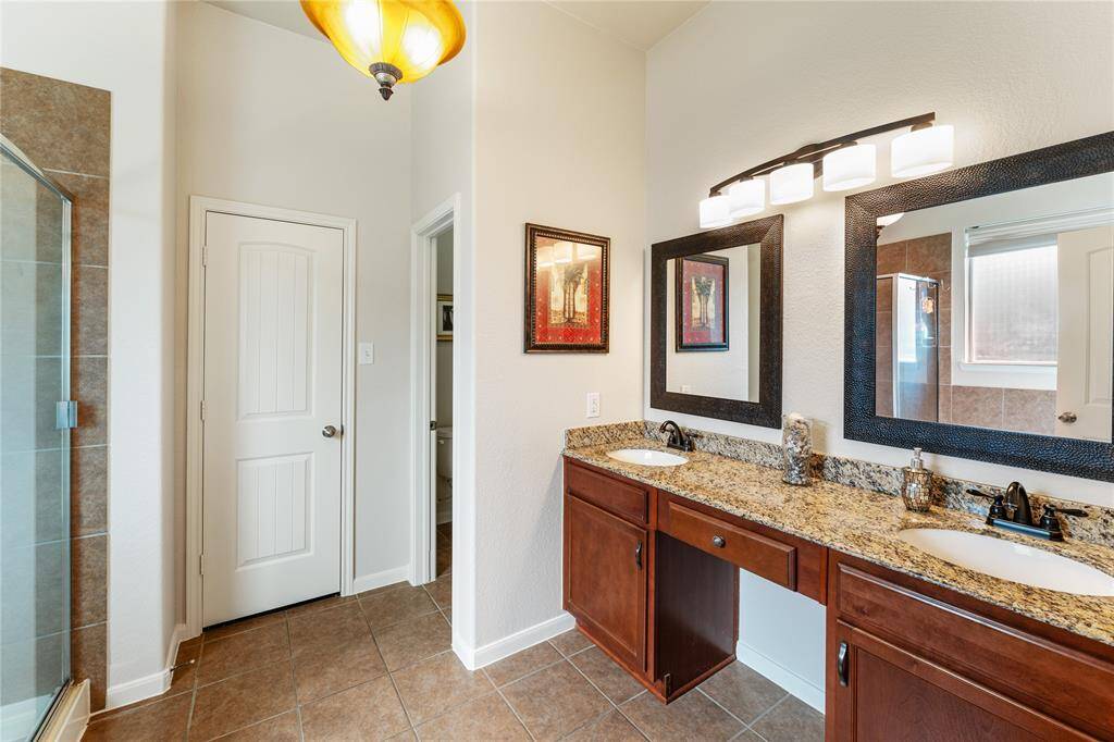 The convenience of double sinks makes mornings less hectic