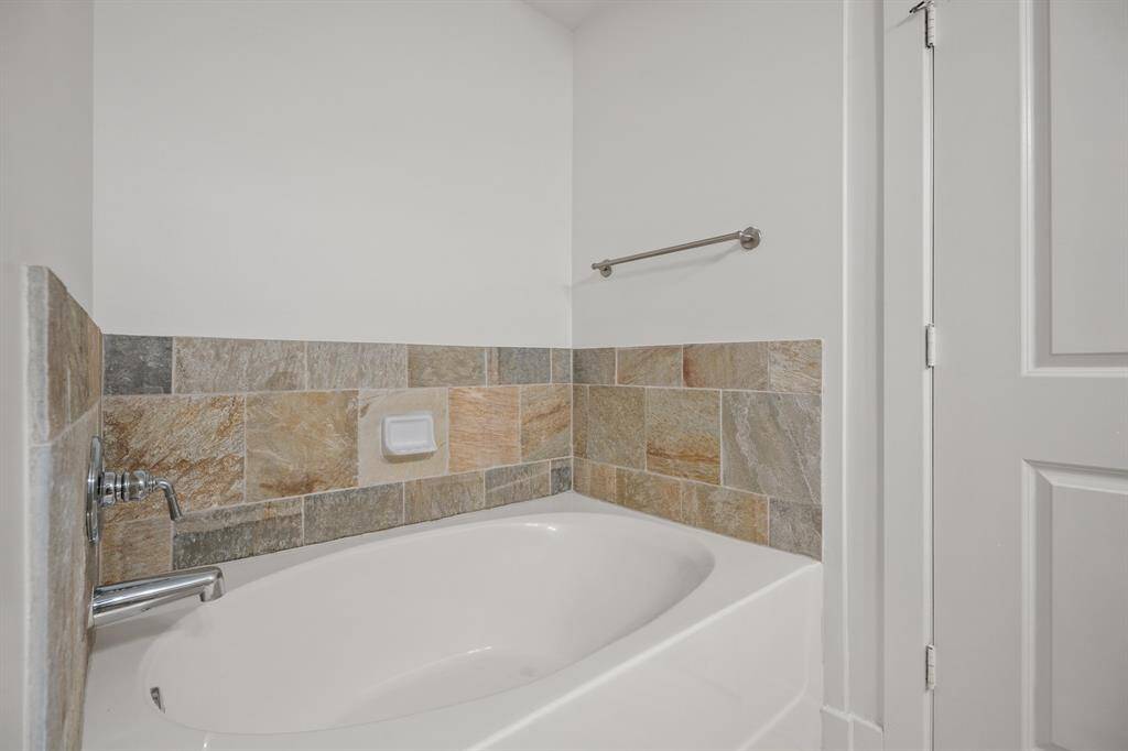 primary bathtub