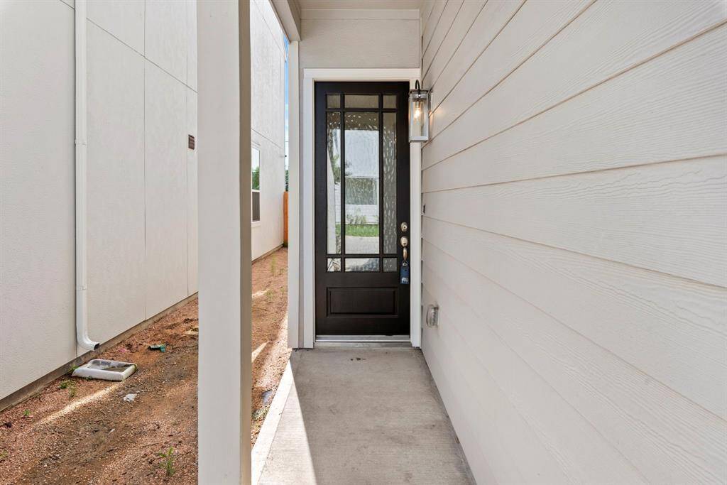 Photos depict a model home built on the same floor plan as the listed property. Variations may exist; visit in person for accurate details