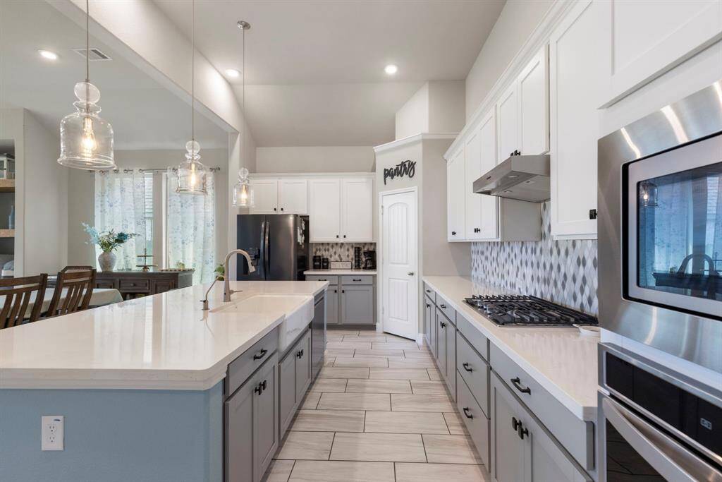 STAINLESS APPLIANCES