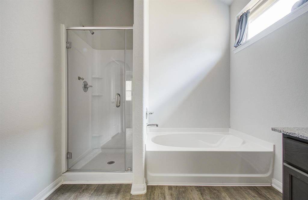 Seperate shower and soaker tub