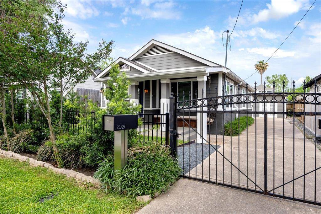 Welcome to 2028 Gostick St—a charming 2–3 bedroom bungalow with a gated driveway and timeless curb appeal. This beautifully updated home includes a converted garage with a full bathroom, offering flexible living space ideal for guests, a home office, or studio.