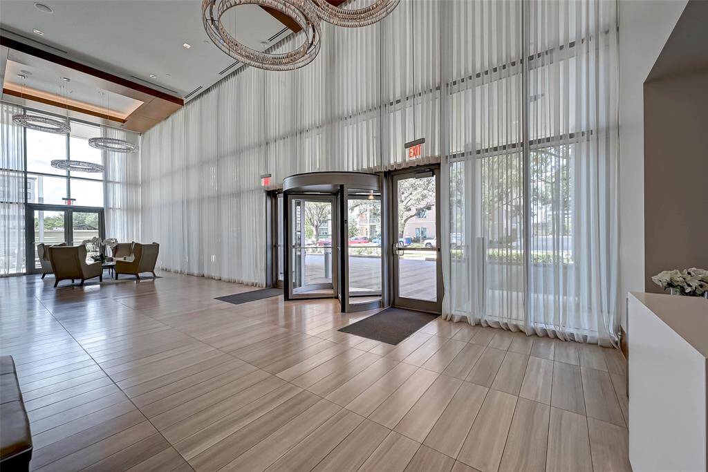 Building lobby with 24 hour concierge
