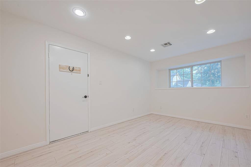 Flex Room