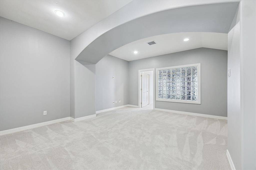 Secondary bedroom