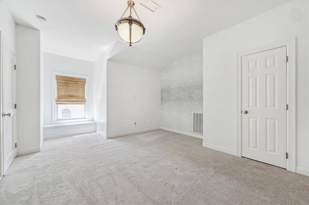 Secondary bedroom