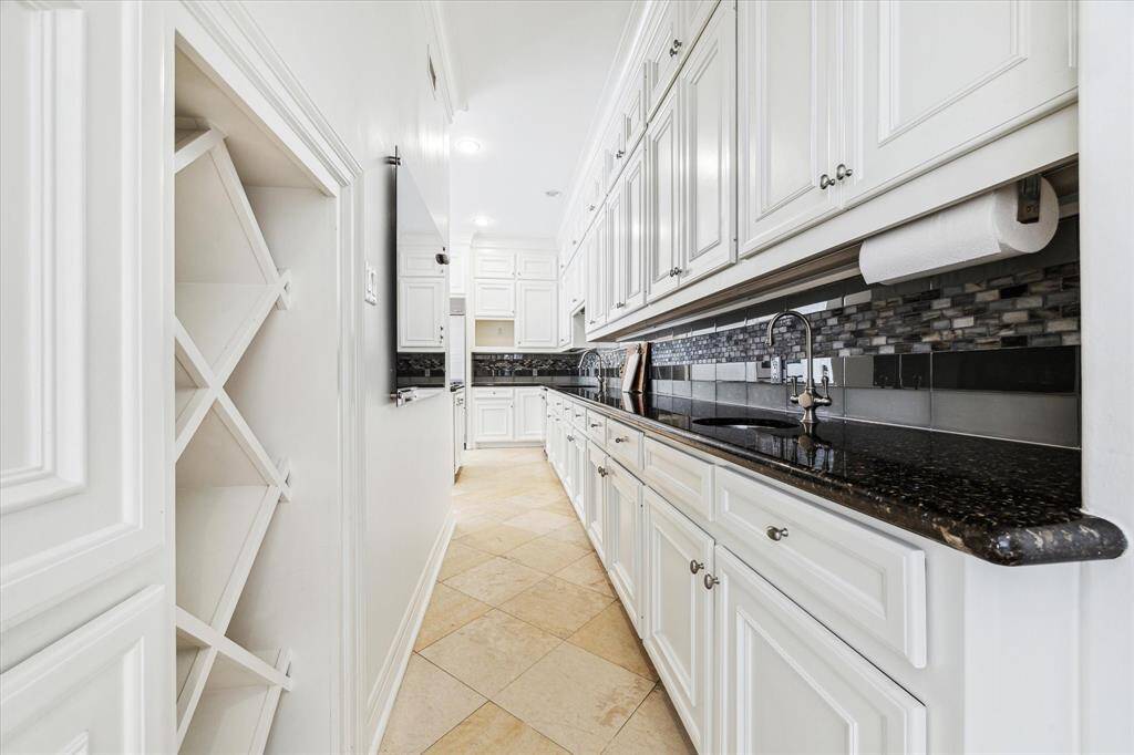 Wet bar
