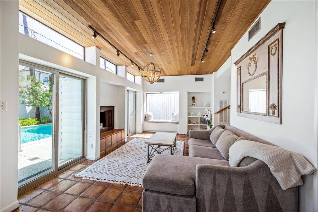 Den/Family room