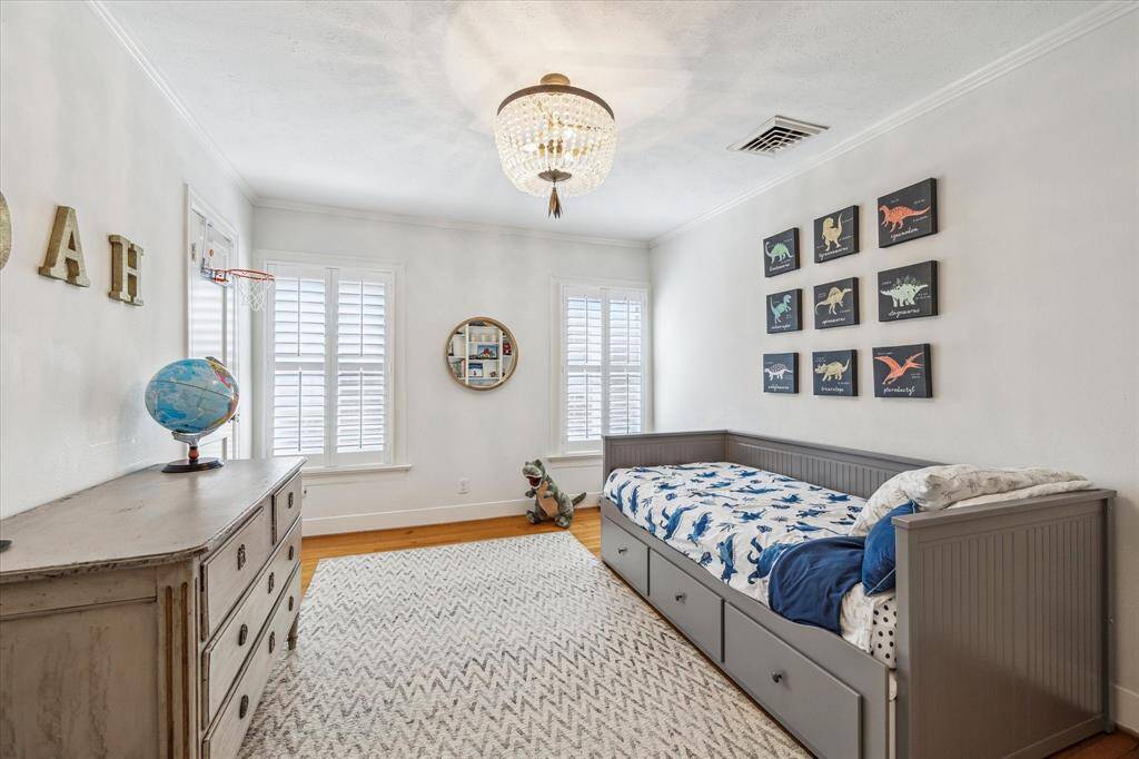 Secondary bedroom 1