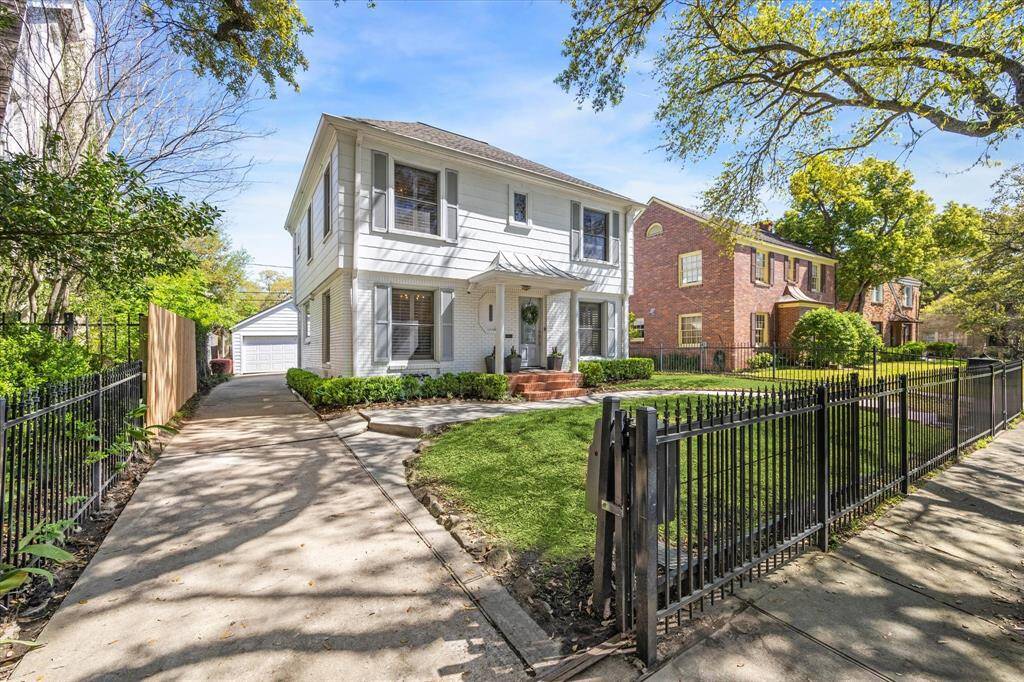 Gated driveway means you have a fantastic green space out front for pets and play.