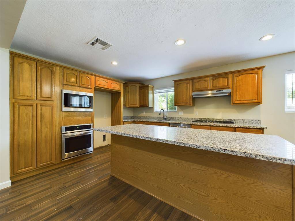 Nicely Appointed Kitchen