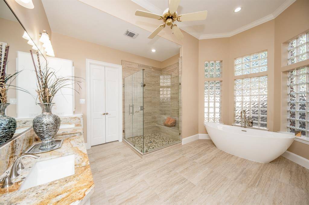 Choose a long luxurious soak or a brisk, refreshing shower in your divine primary bath suite, after move in day come to a close!