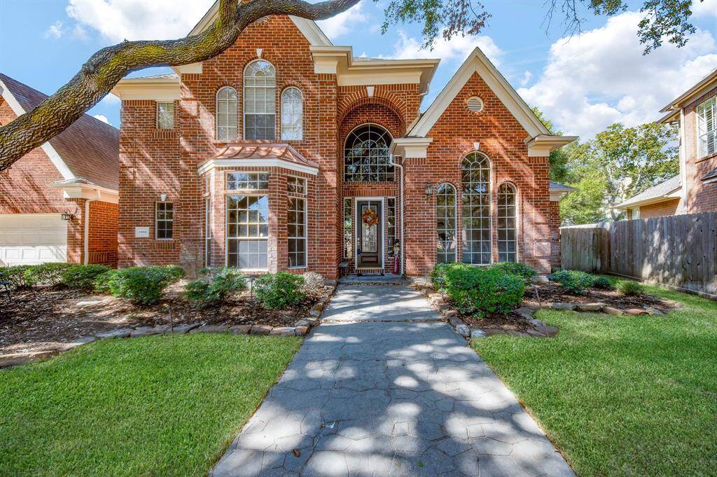 Luxury living begins here, with your first exterior view, of this amazing home. Inside, are 5 bedrooms, 4-1/2 bathrooms, all occupying a generous 14,387 square-foot-lot with 4,352 square-feet of interior living space.
