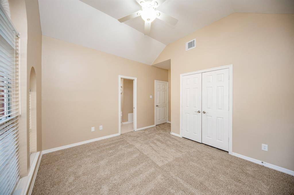 'Looks like great space (and closet) in a secondary bedroom.
