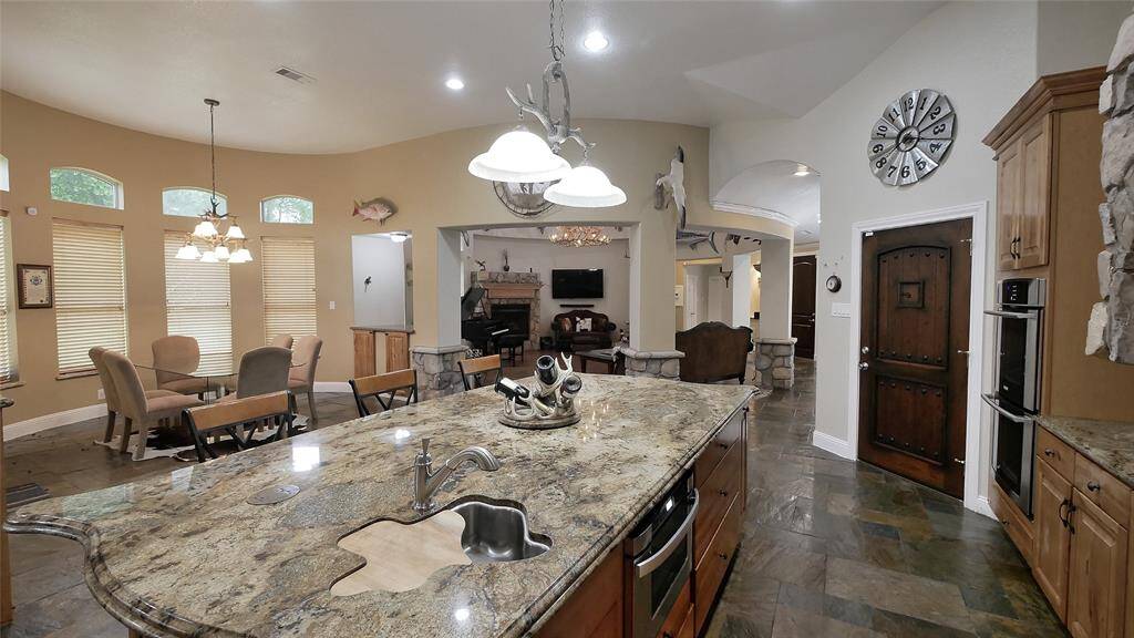 Large island in the kitchen with sink