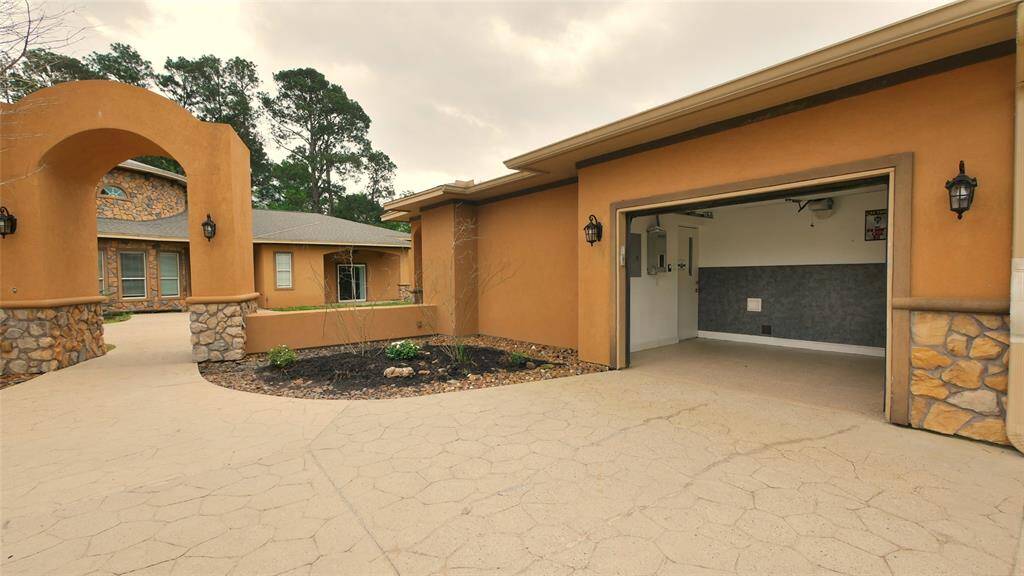 Extra Villa built out of oversized Garage