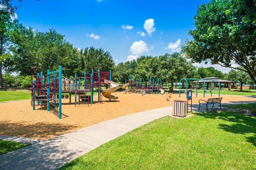 Discover family-friendly living at Cinco Ranch, featuring 39 parks perfect for children.
