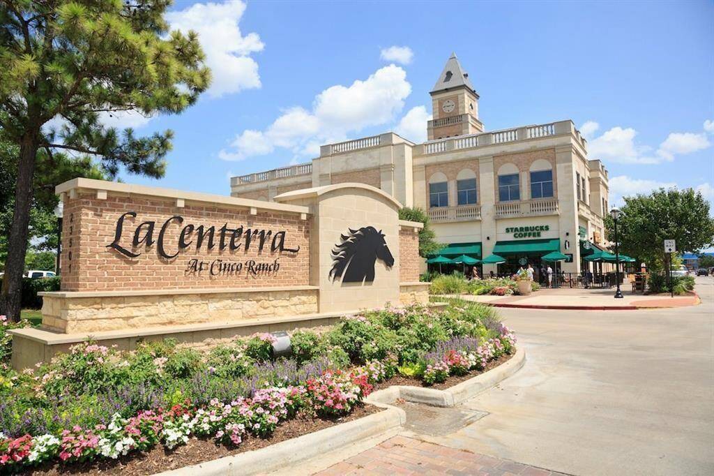 Discover LaCenterra at Cinco Ranch, a lively hub for shopping and dining, perfect for enhancing your lifestyle.