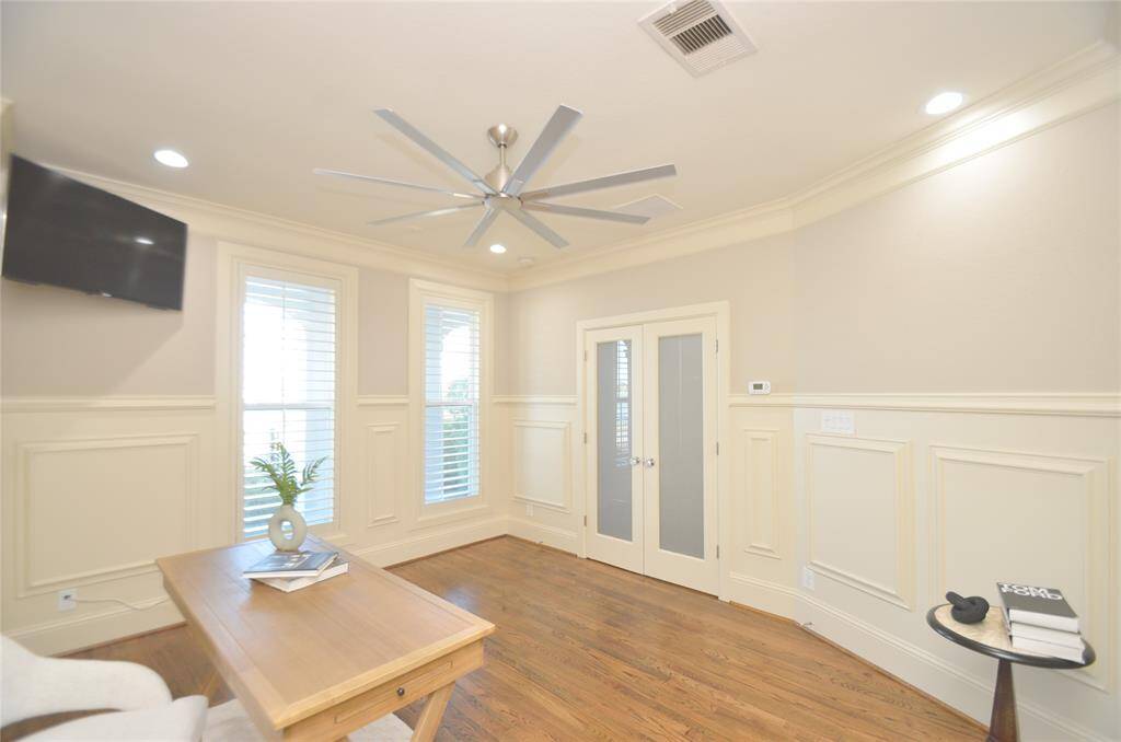 1st Floor Guest Bedroom