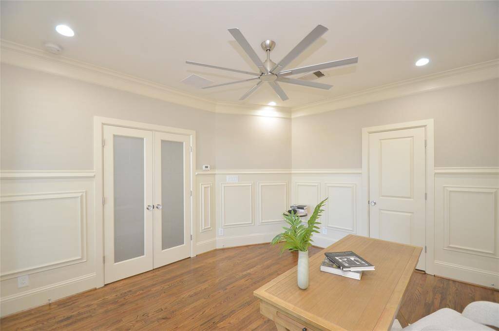 1st Floor Guest Bedroom