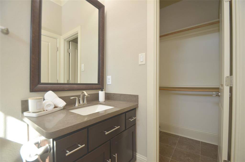 3rd Bedroom en-suite bath and spacious closet.