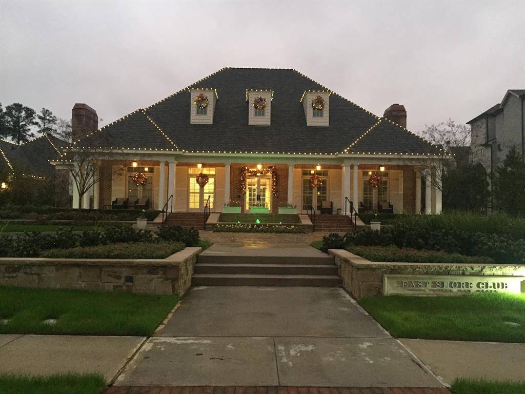 HOA amenities: East Shore Club House, with pool, gym, and social areas.