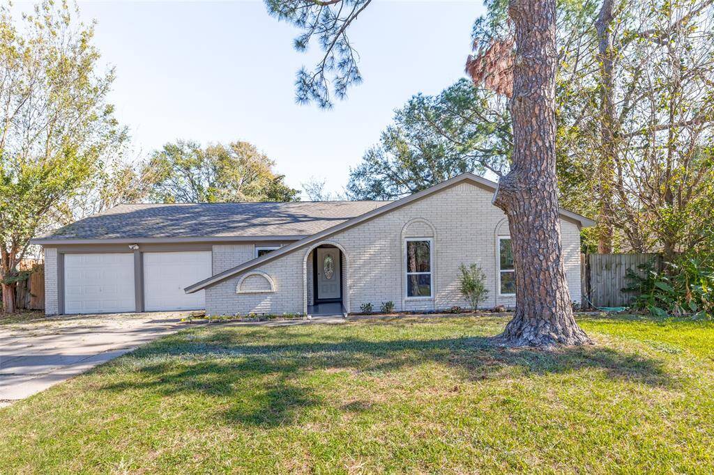 Welcome to 2514 Riata Ln!