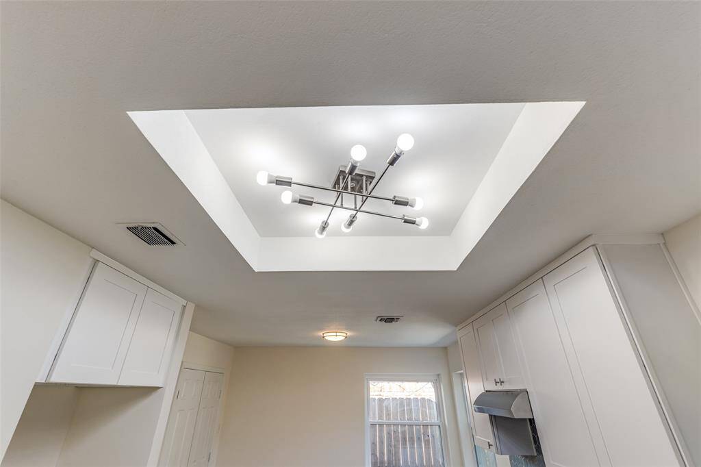 Check out the unique kitchen lighting that’s sure to impress and become a conversation starter with your guests