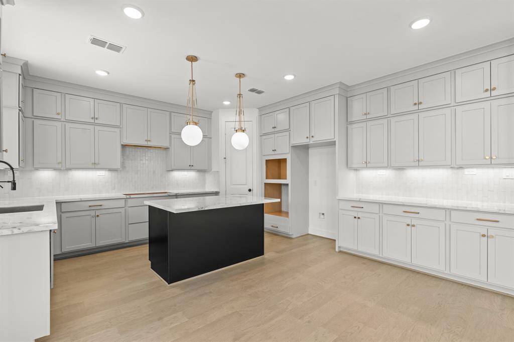 *REPRESENTATIVE PHOTO* Kitchen