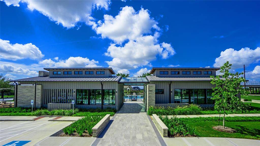 The heart of the community is the Axis Amenity Center where residents can meet up with friends, enjoy a day by the pool, use the fitness center and hang out by the outdoor fireplace.
