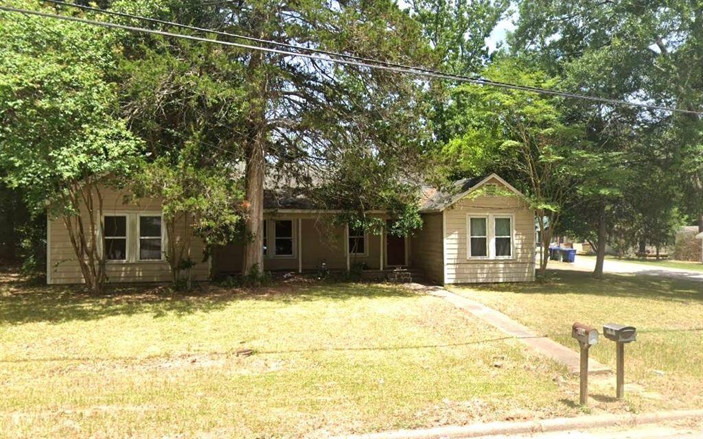 Front yard large corner lot