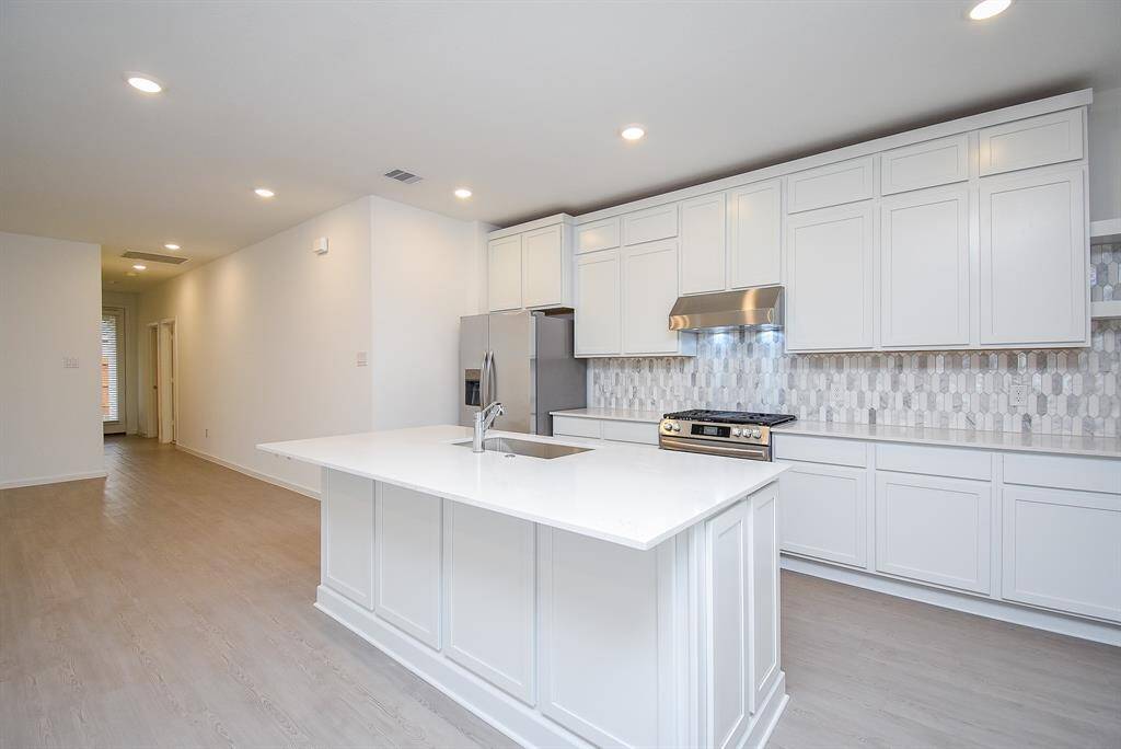 Breakfast bar