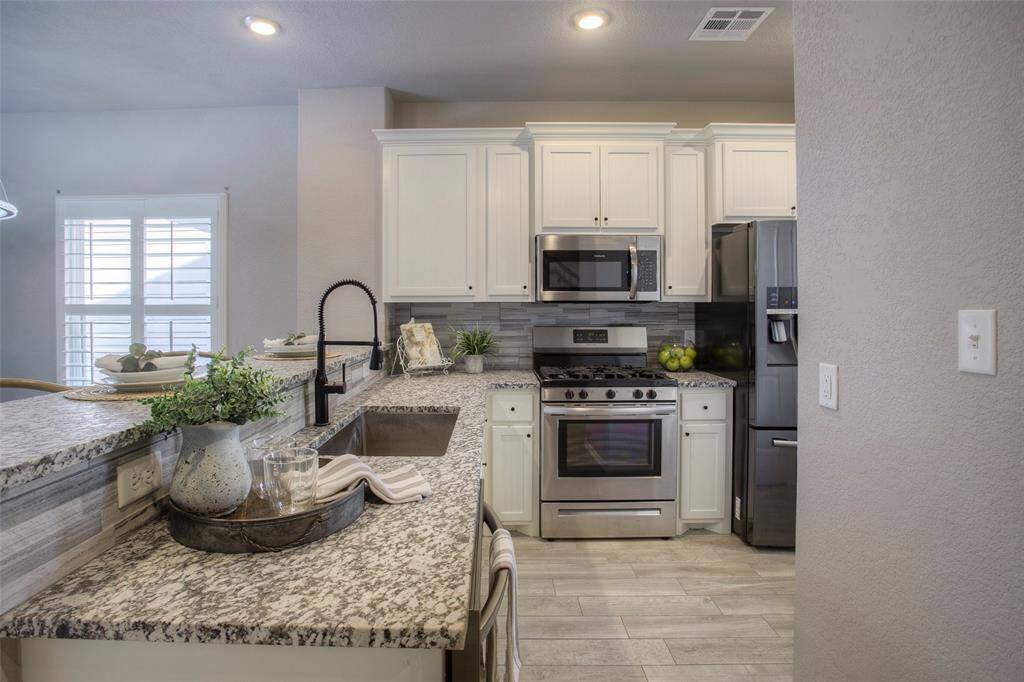 Entry into the kitchen