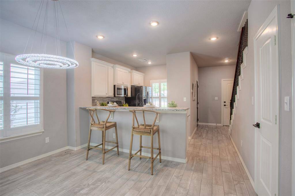 Breakfast bar for entertaining