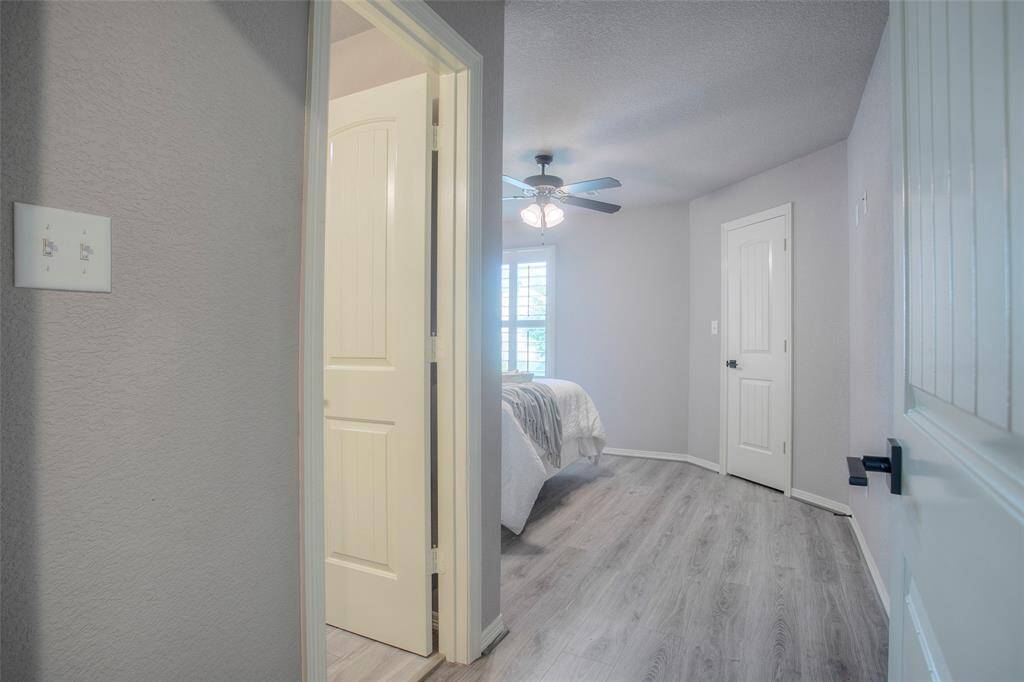 Entry into the primary suite