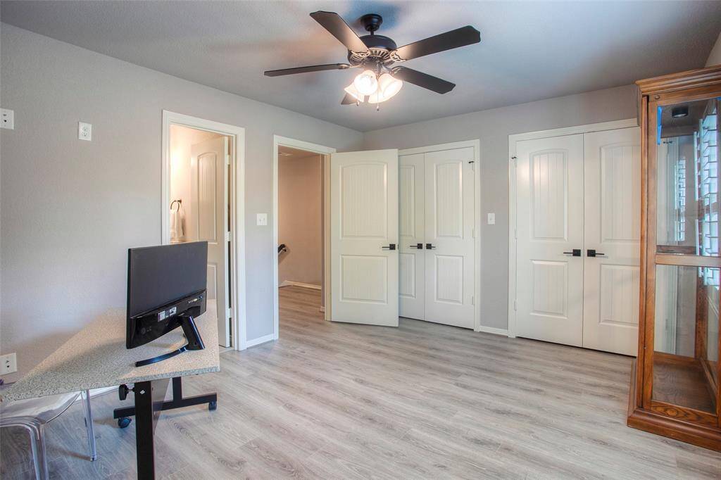 Secondary bedroom with plenty of room for bunkbeds