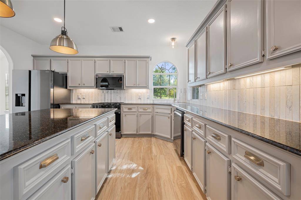Lots of cabinets and counter space