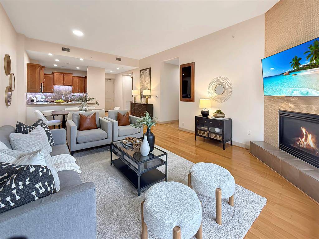 Spacious living area with gas fireplace