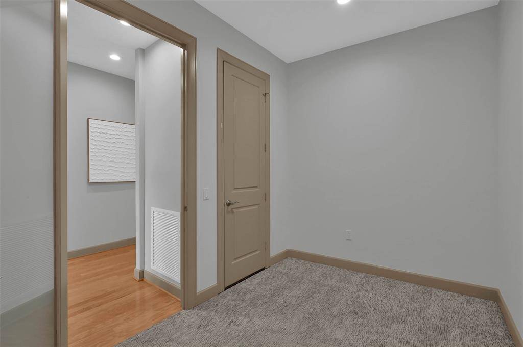 Another view of this flex space
