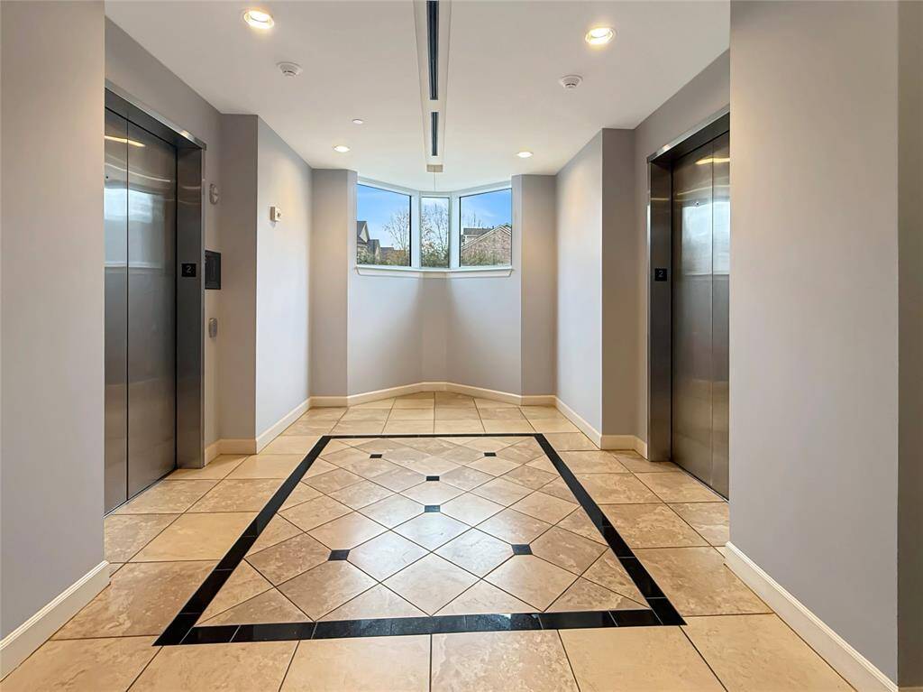 2nd Floor Entry