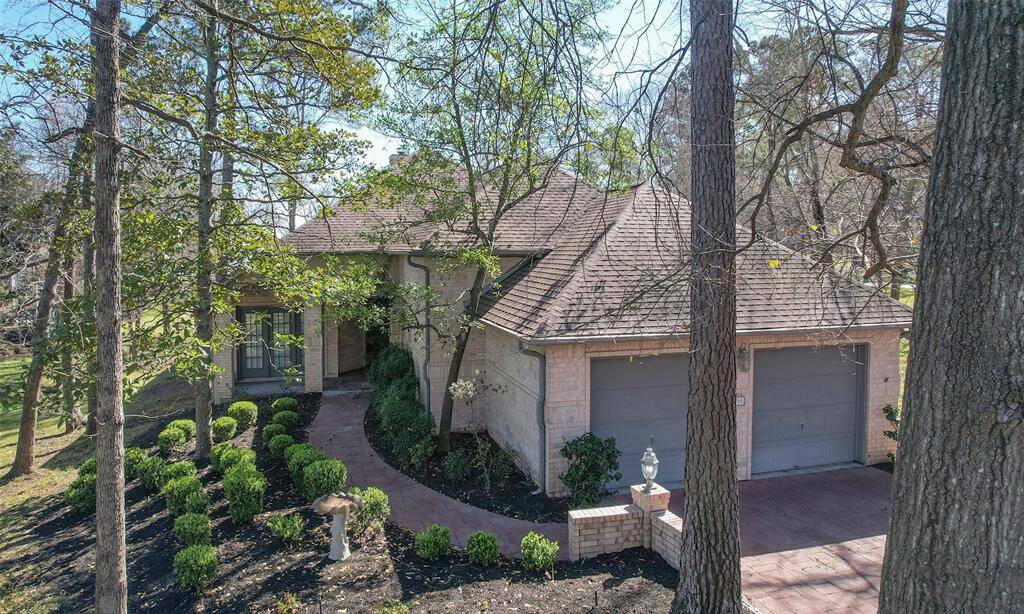 Welcome to 30 Winthrop Harbor Court in unparalleled Bentwater.