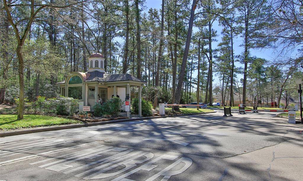 Residents appreciate the manned gate entry for added security and convenience.