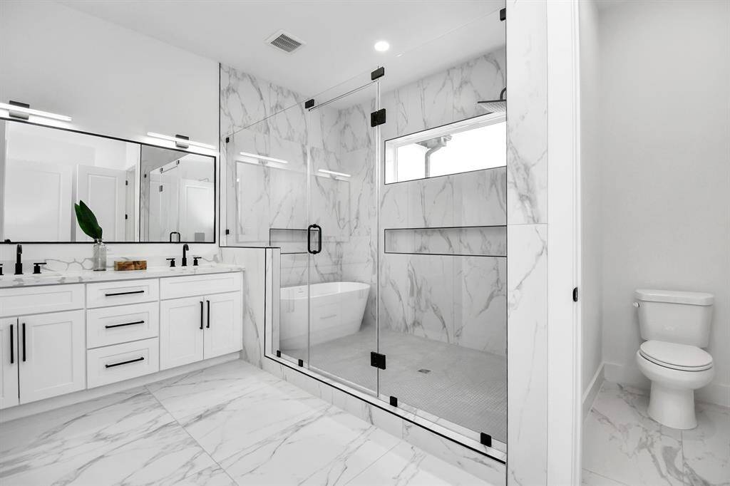 Upgraded double vanity