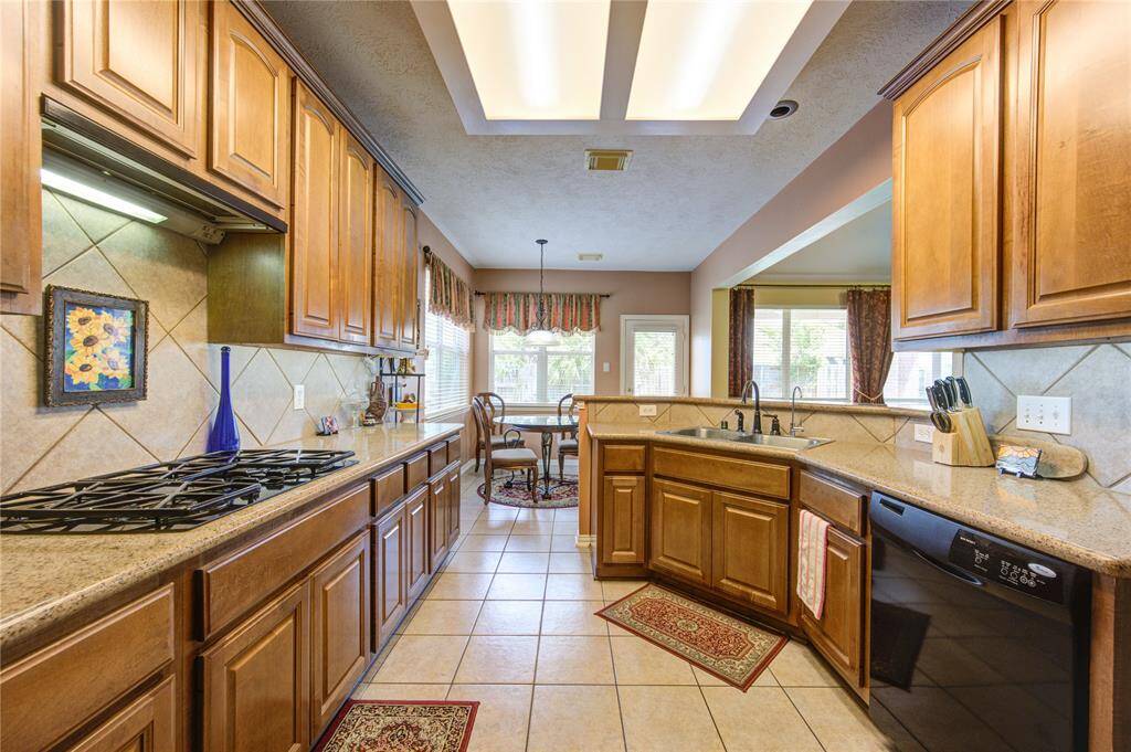 Spacious kitchen