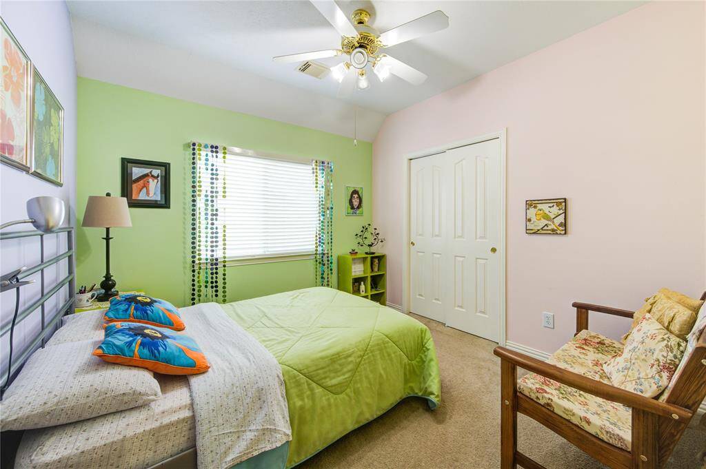 Guest bedroom 2